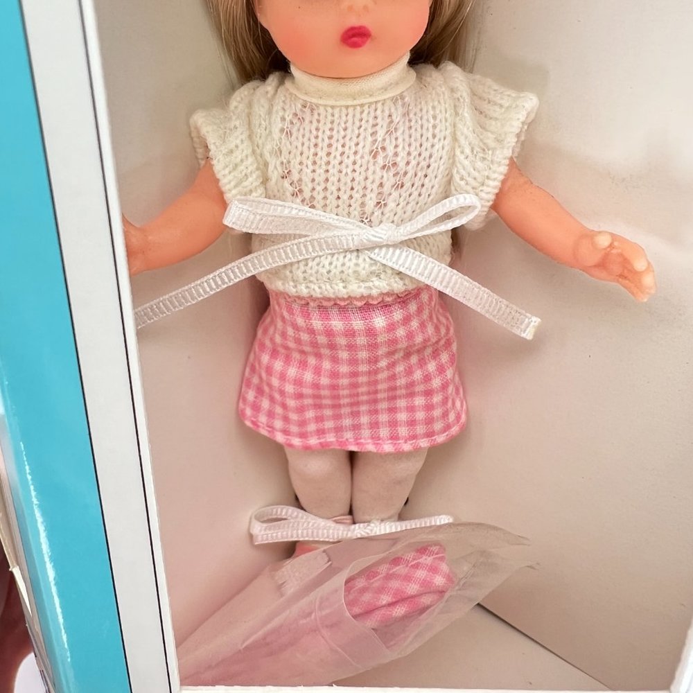 Madame Alexander Wendy Doll 5" Petite Playhouse Collection From 2001 MINT - Picture 4 of 11